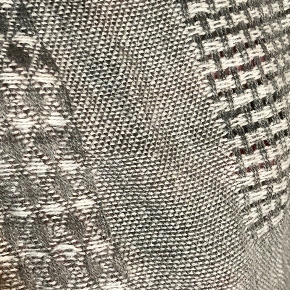 Target forever gray /white scarf - Picture 5 of 8